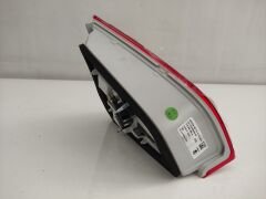 ORJİNAL SKODA STOP SAĞ İÇ LED’Lİ 3T5945094A SKODA SÜPERB 2013-2015