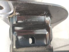 ORJİNAL SKODA TAMPON DEMİRİ ARKA 5J7807558 SKODA ROOMSTER 2006-2010