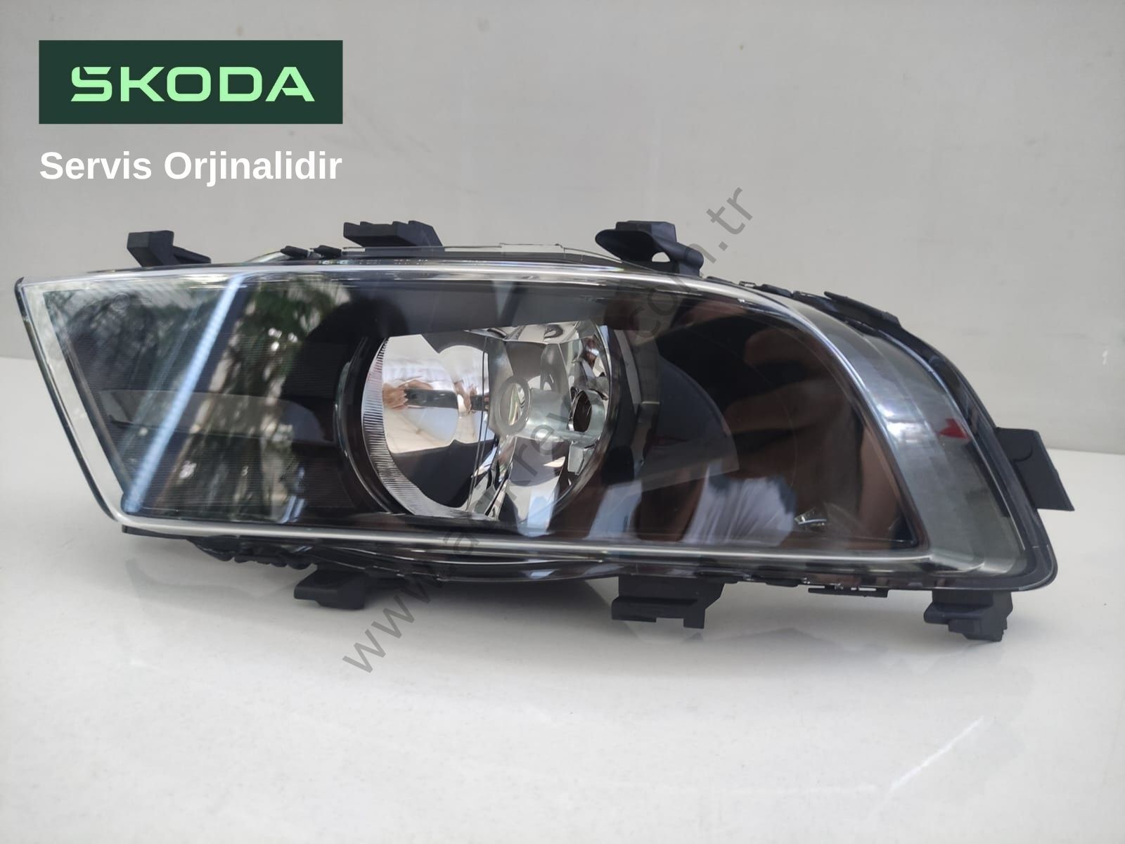 ORJİNAL SKODA SİS FARI SİYAH SOL 3T0941701C SÜPERB 2012-2015