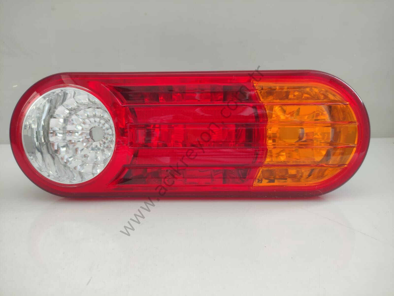 ÇERKEZ STOP LAMBASI SAĞ HY100 924024F000 HYUNDAI H100 KAMYONET